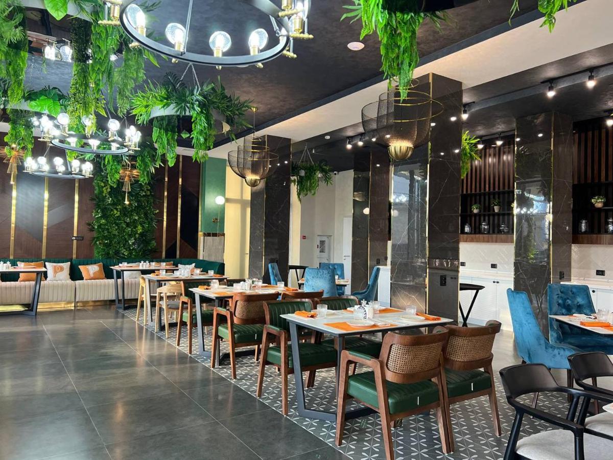 Cosmopolitan Hotel Шымкент Экстерьер фото
