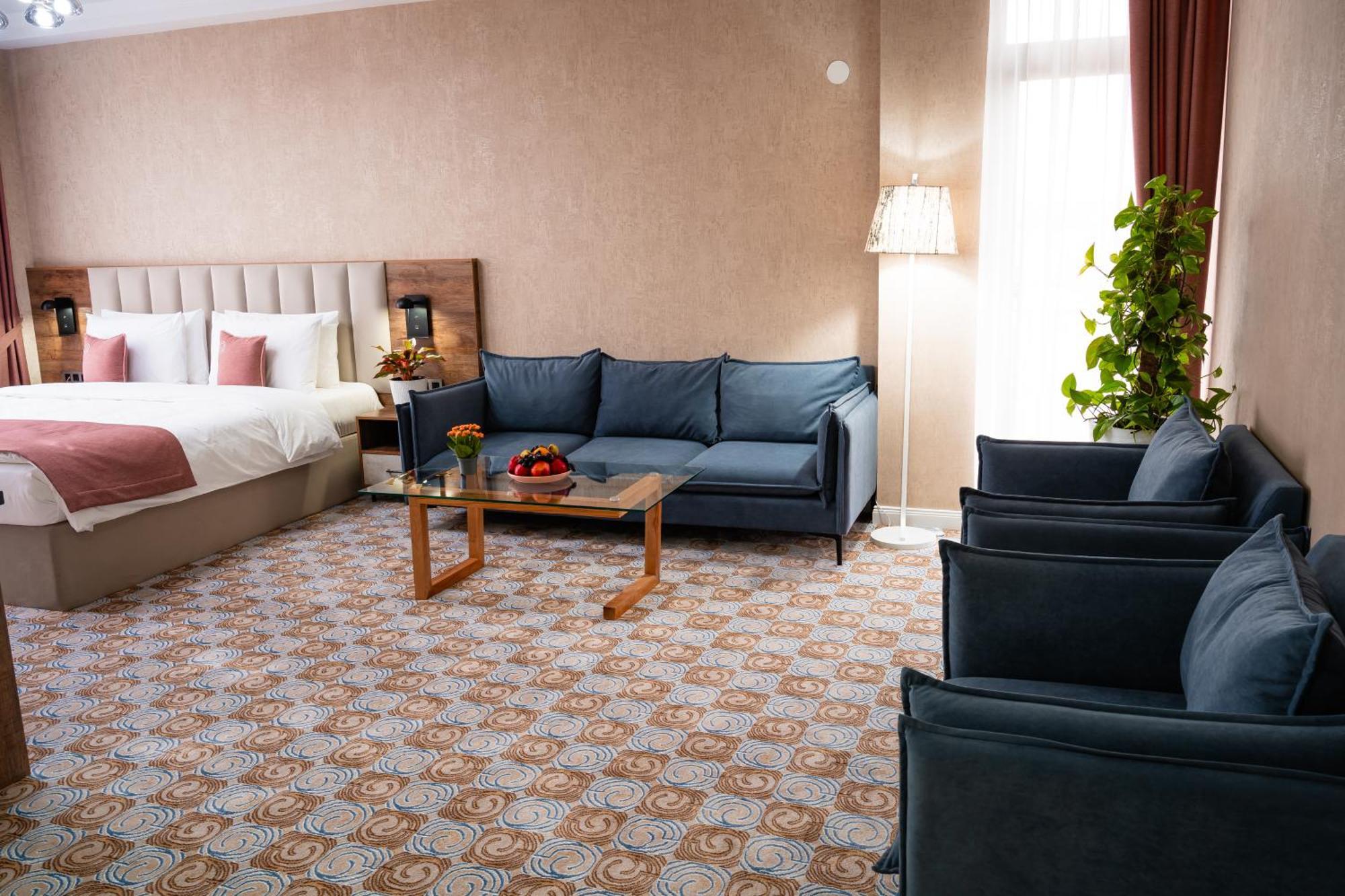 Cosmopolitan Hotel Шымкент Экстерьер фото