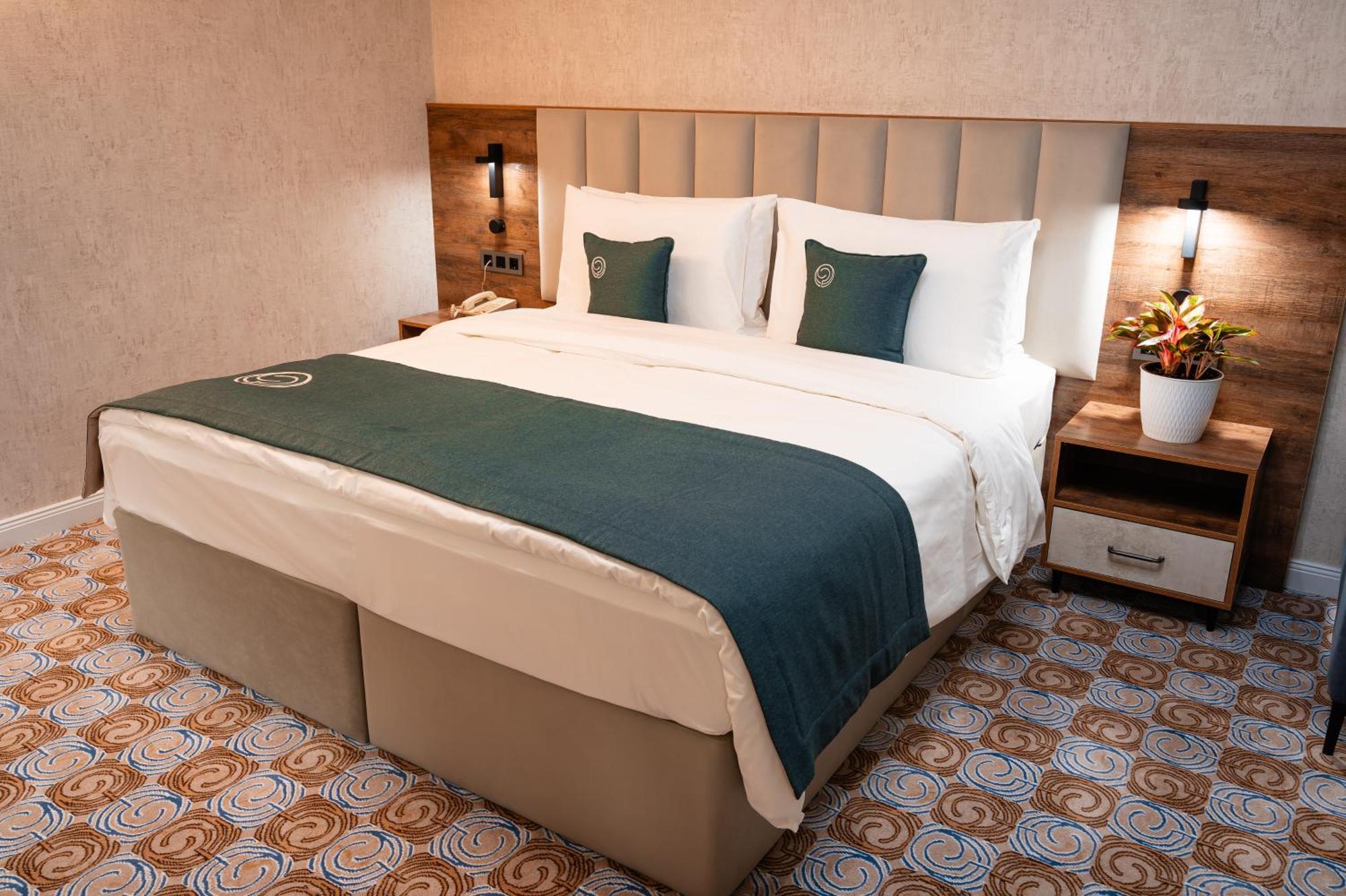 Cosmopolitan Hotel Шымкент Экстерьер фото
